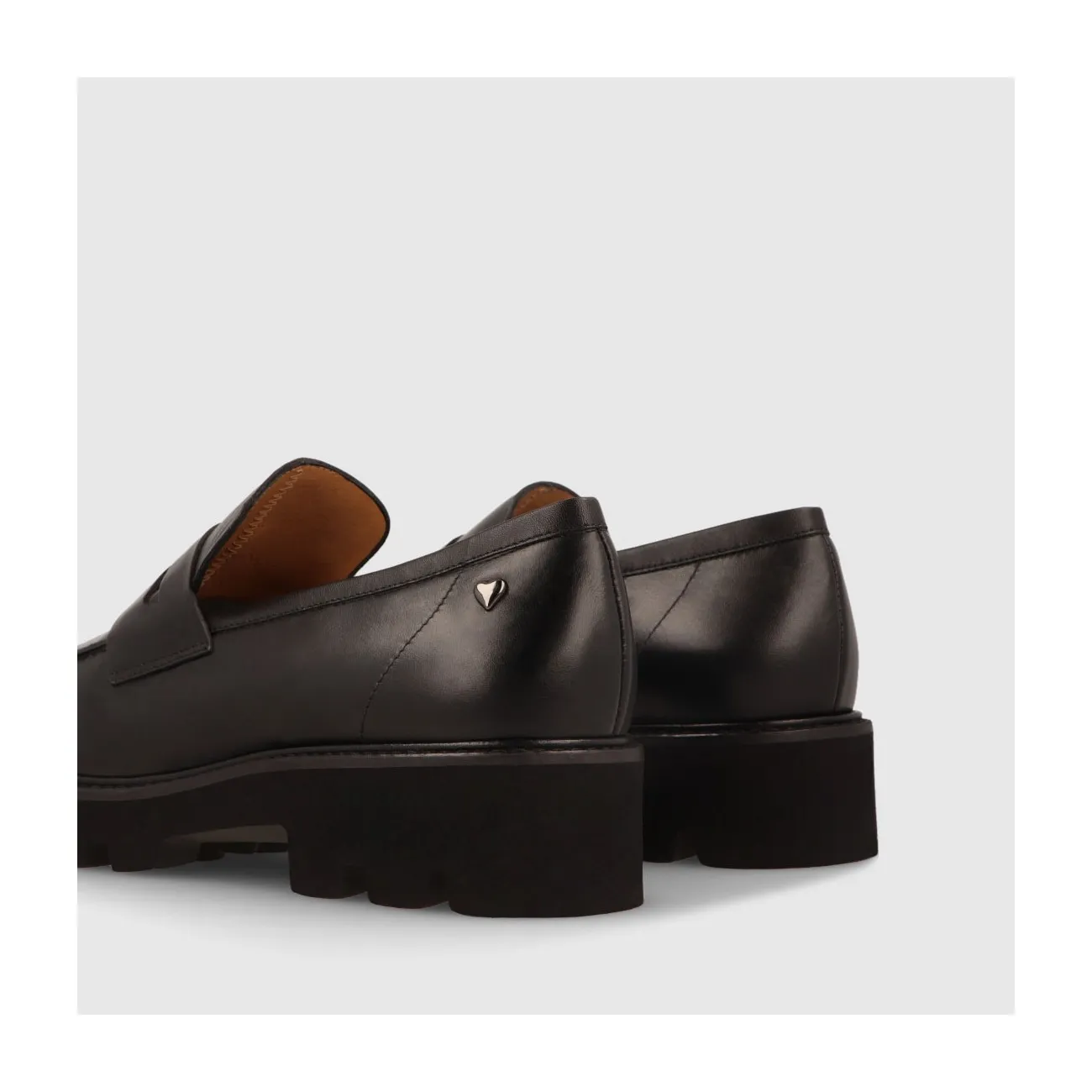 Mocassins en cuir noir pour femme | Chaussures femme LODI en ligne.